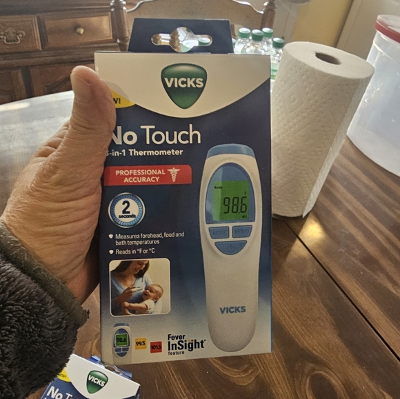 Vicks No Touch 3-in-1 Thermometer - Picture 3 of 3